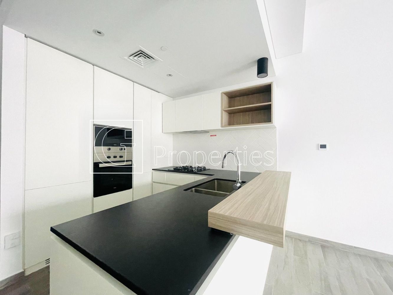 Pool-Facing 1BR | Prime Location | Best Price - 3