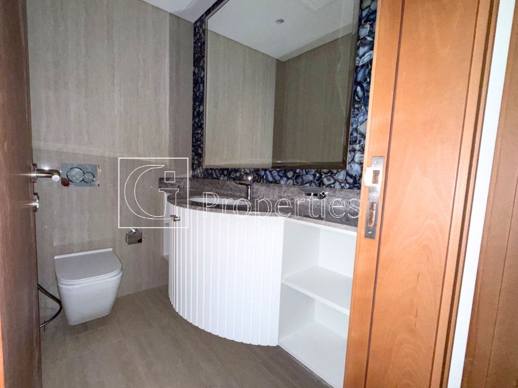 Vacant | Fitted Kitchen | Near Dubai Tram - 11