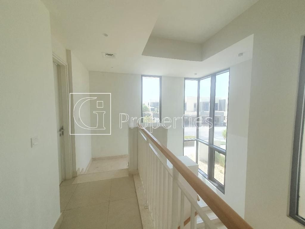 Spacious Layout| Garden Views| Landscaped - 8