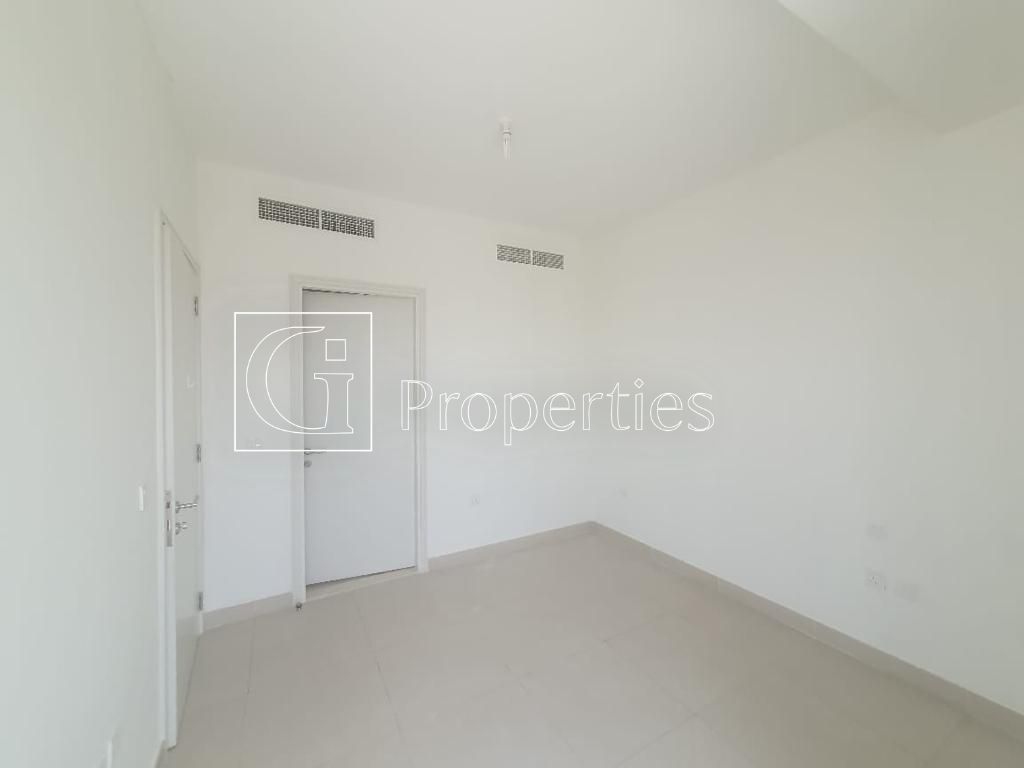 Spacious Layout| Garden Views| Landscaped - 9