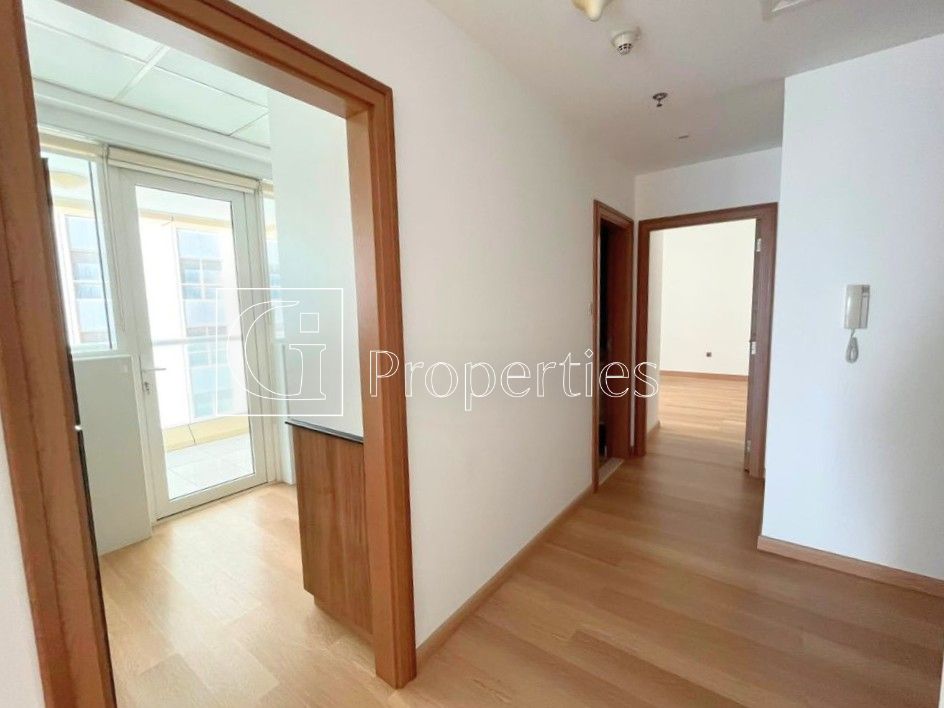 Upgraded | Spacious| Fitted Kitchen | Vacant - 4