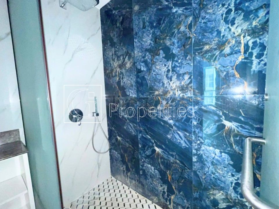 Upgraded | Spacious| Fitted Kitchen | Vacant - 12