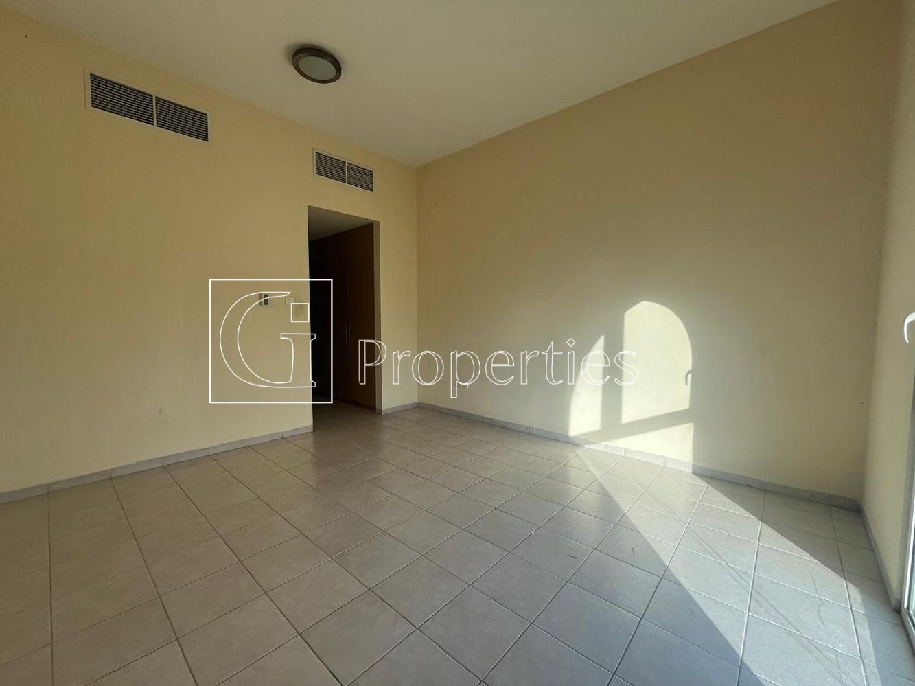Unfurnished 1BD | Close to Metro | Vacant Soon - 5