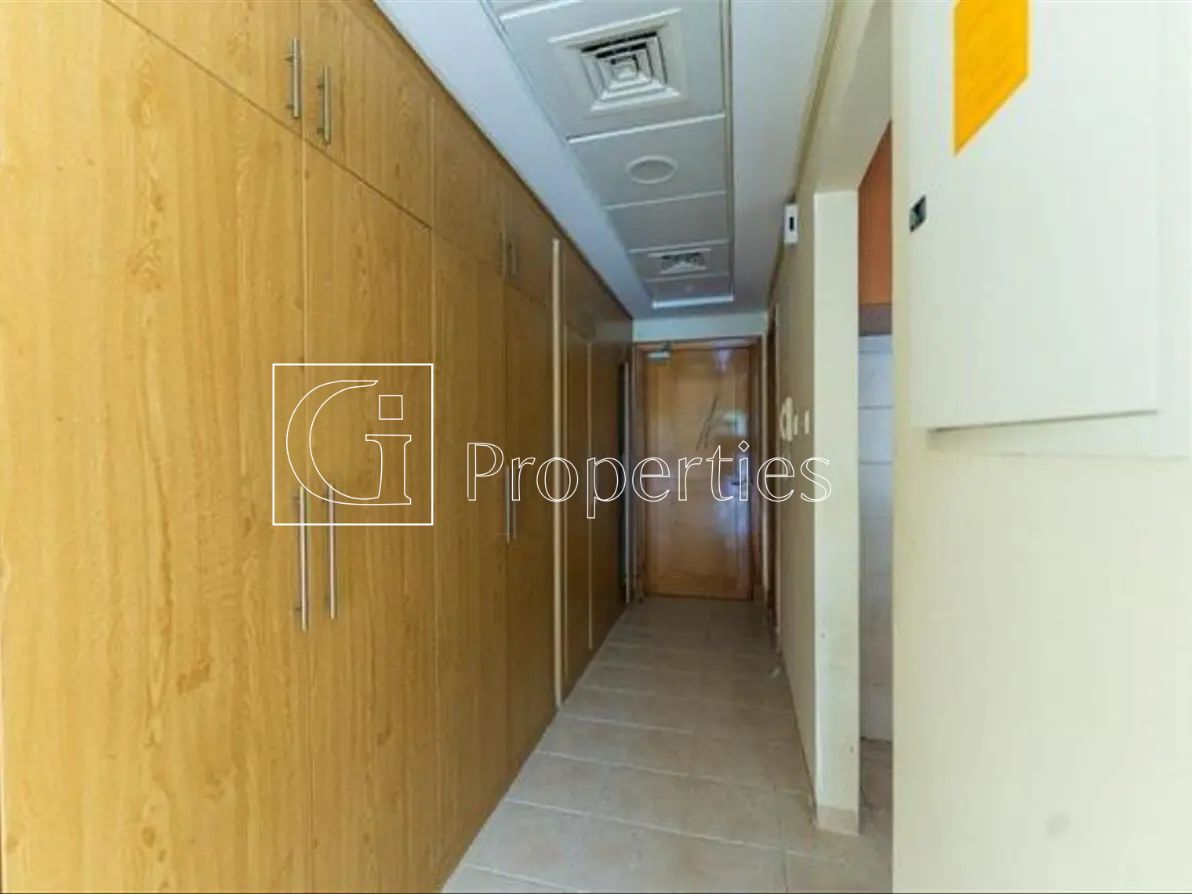 Vacant | Ready to move in | Spacious Studio - 9