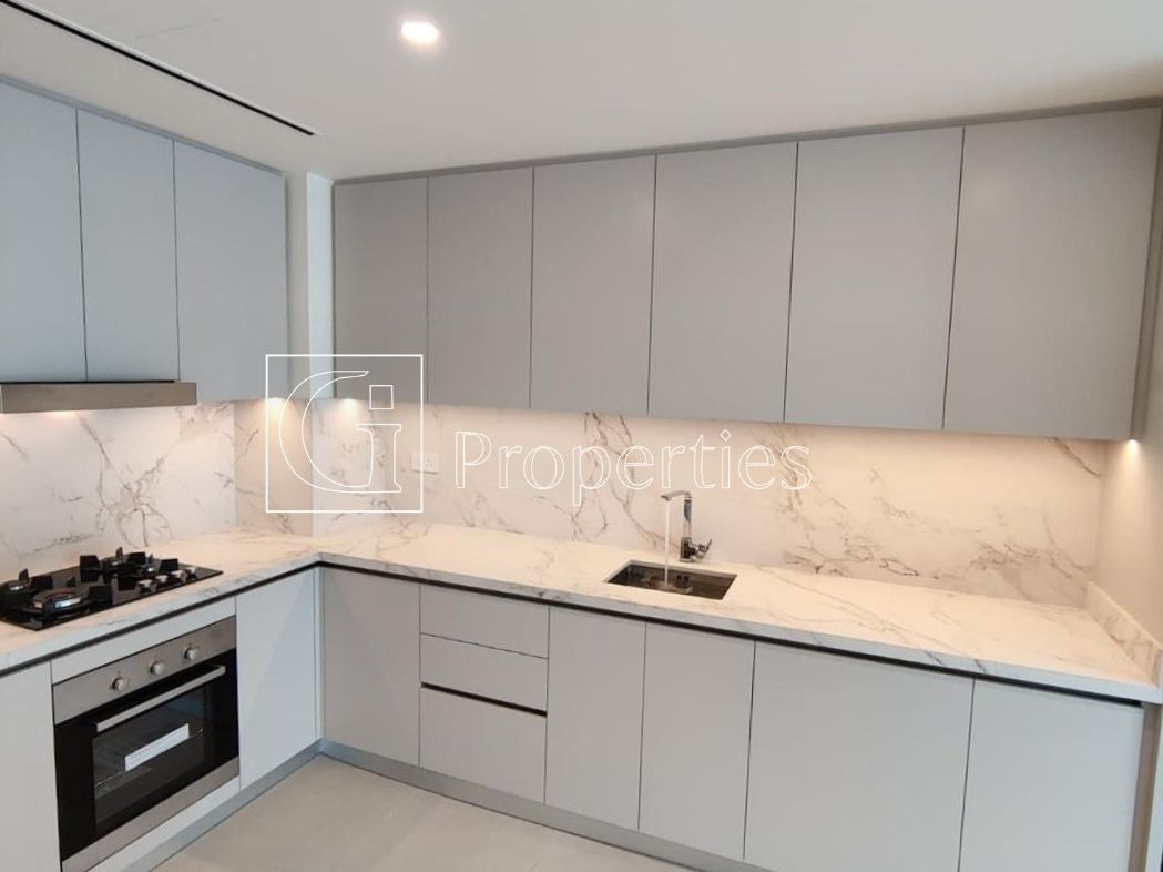 Beachfront | Unfurnished | Vacant | Ready to Move - 5