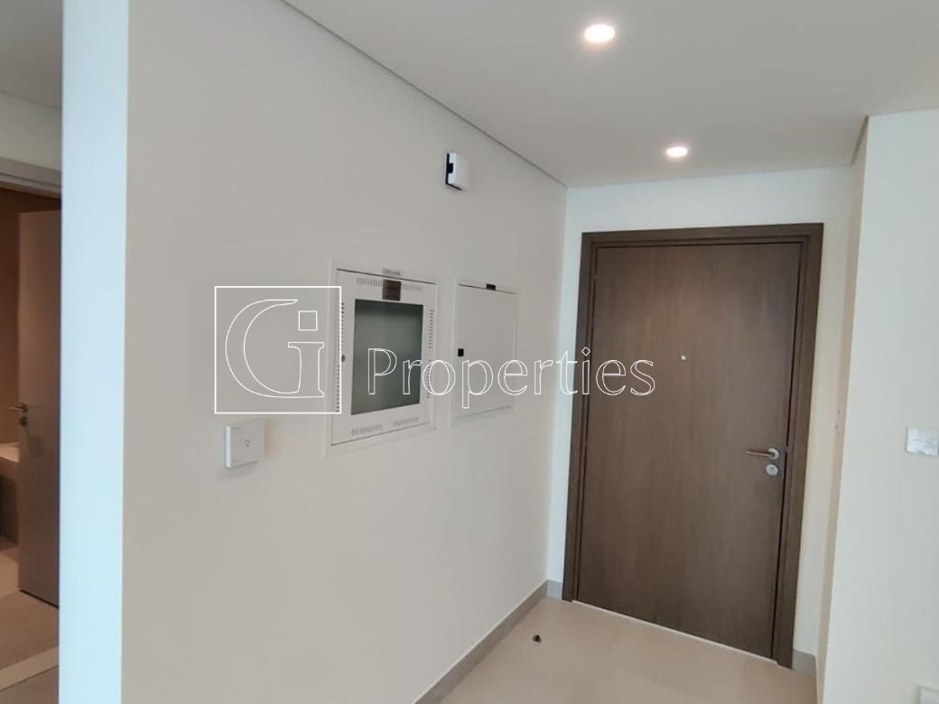 Beachfront | Unfurnished | Vacant | Ready to Move - 6