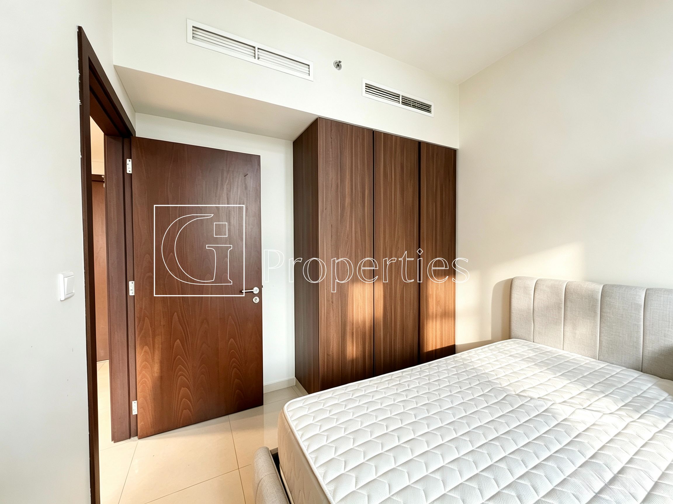 Canal View | Vacant | Furnished - 6