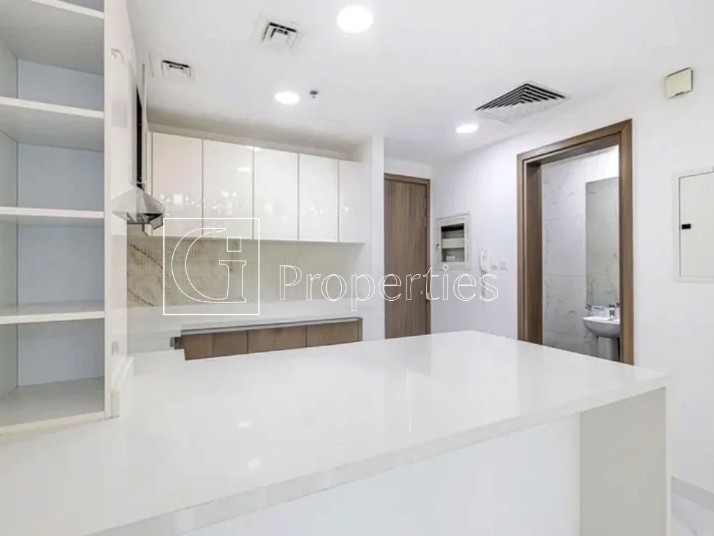 Family Friendly | On High Floor | Brand New Unit - 4