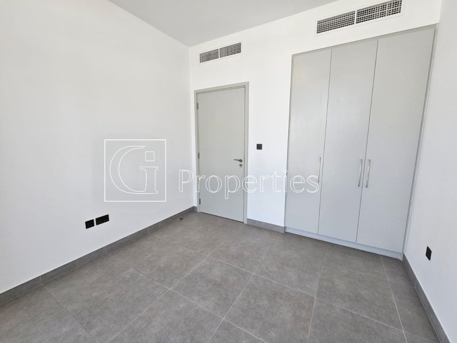 Facing Park View | Single Row | Vacant - 9