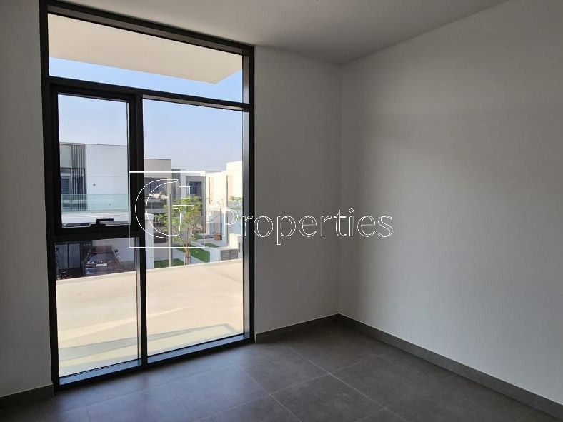 Facing Park View | Single Row | Vacant - 10