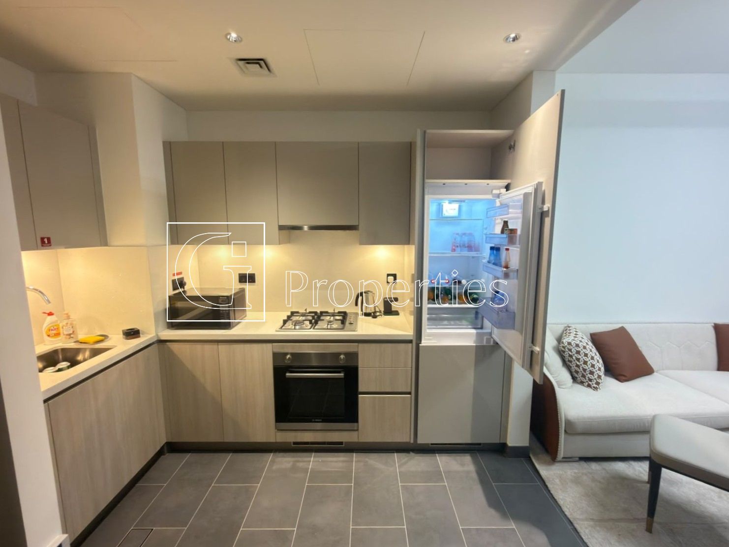 Fully Furnished | Direct Access to Pool | Spacious - 5