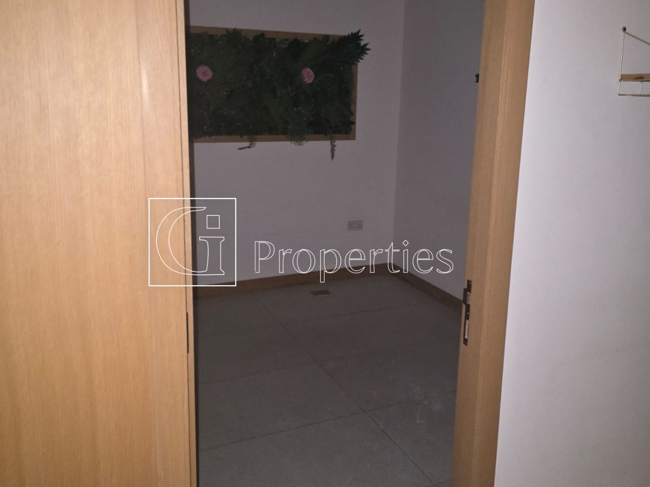 Retail | Vacant | Prime Location - 6