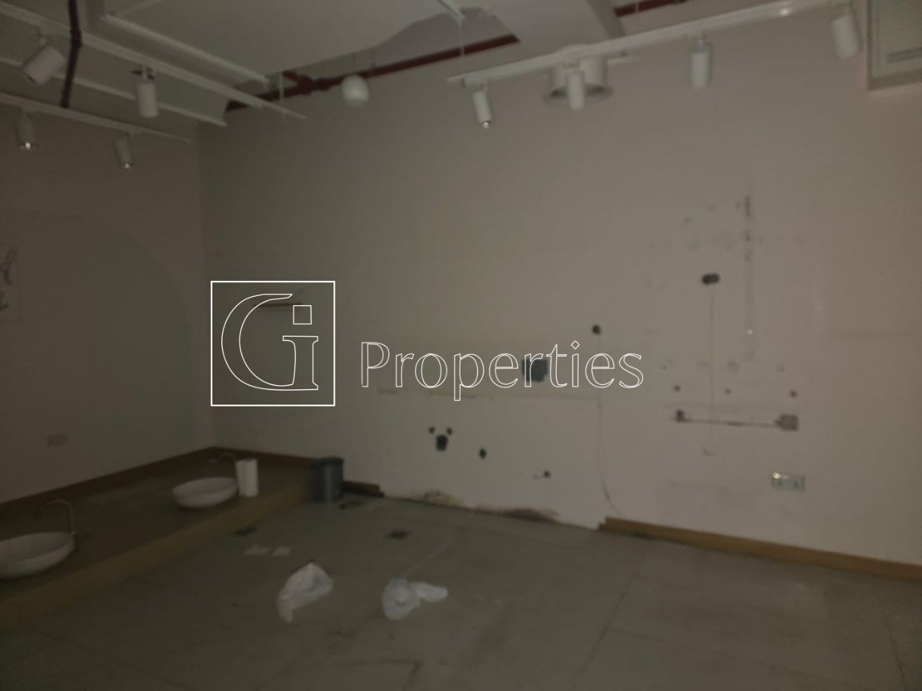 Retail | Vacant | Prime Location - 8