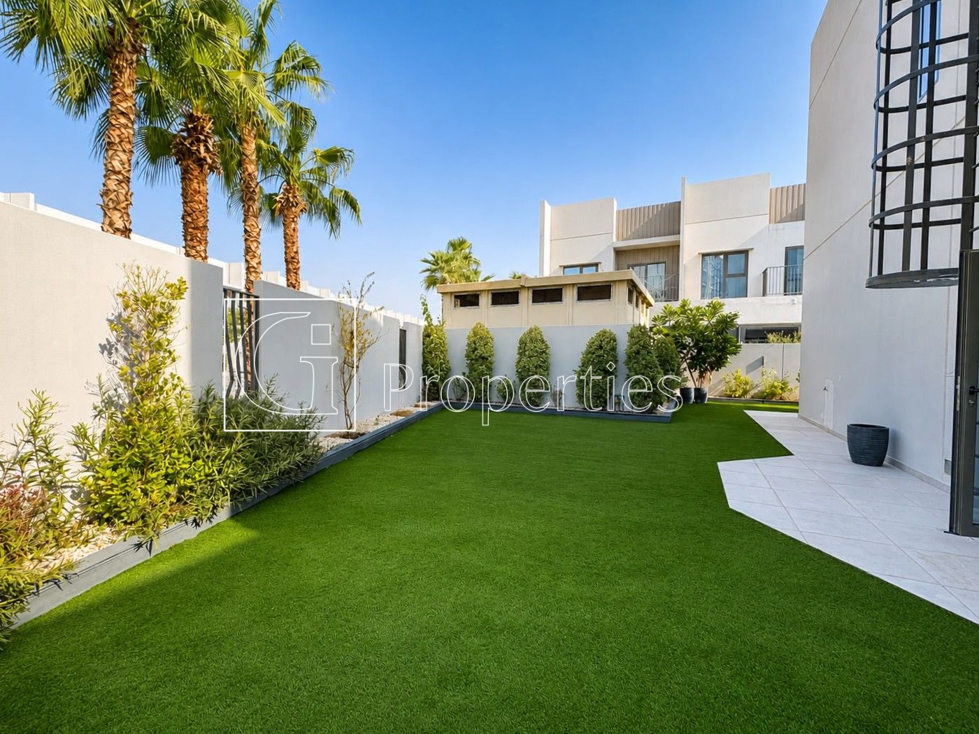 Corner Unit | Landscaped Garden | Prime Location - 1