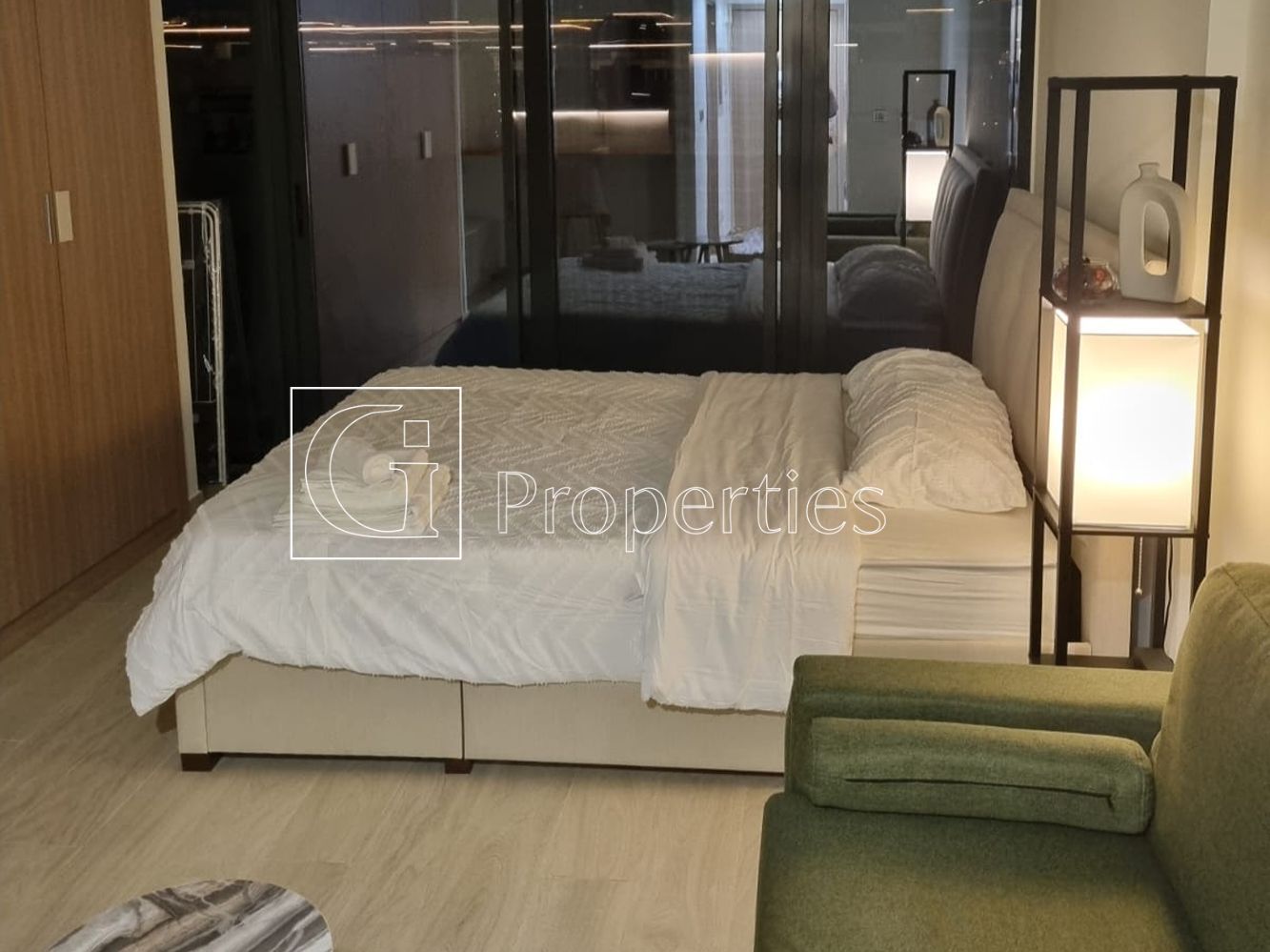 Furnished Studio | Boulevard View | 4 Cheques - 3