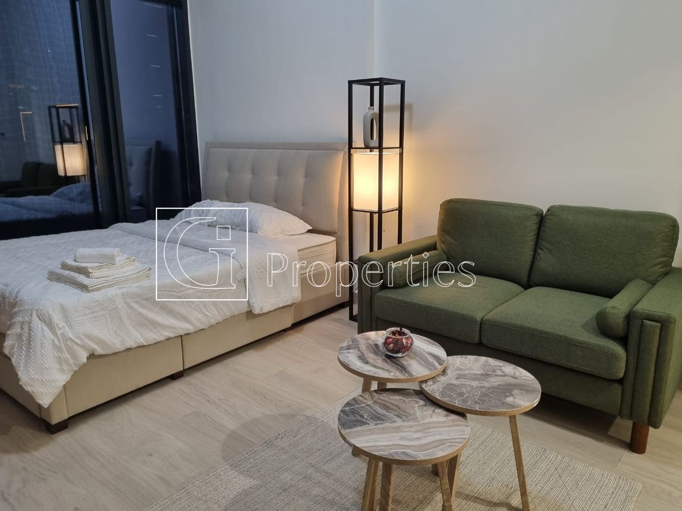 Furnished Studio | Boulevard View | 4 Cheques - 4