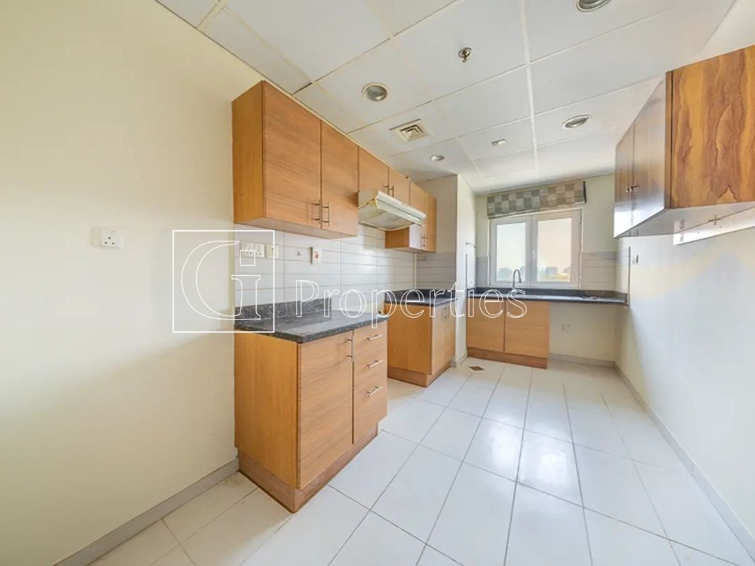 Unfurnished | High Floor | 1Minute walk from Metro - 6