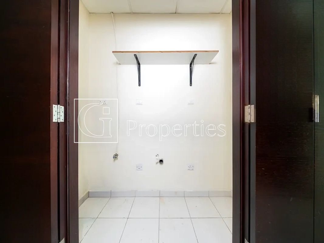 Unfurnished | High Floor | 1Minute walk from Metro - 7