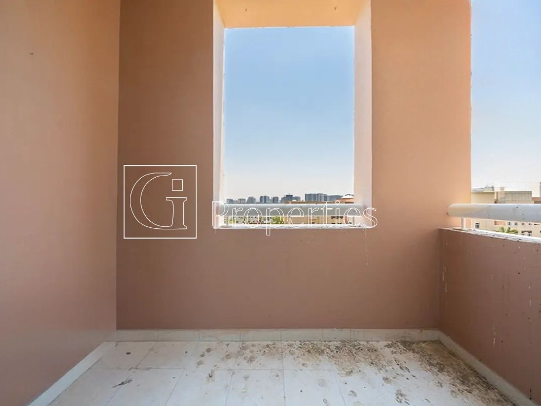 Unfurnished | High Floor | 1Minute walk from Metro - 9